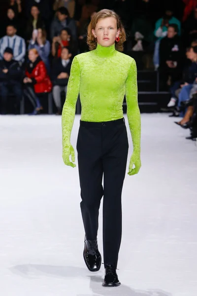 Look 4